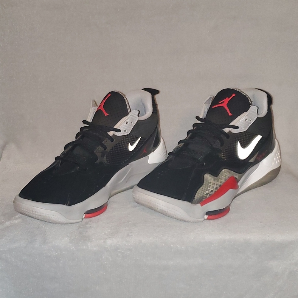 AIR JORDAN ZOOM 92 Basketball Sneakers